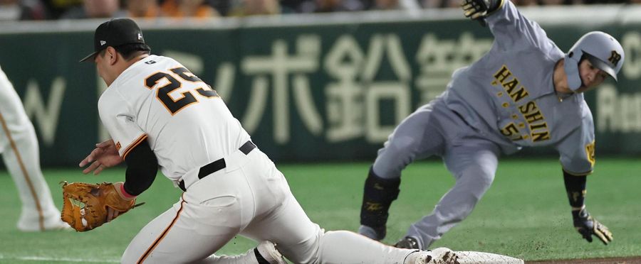 巨人対阪神戦での岡本と中野の交錯シーンを振り返る