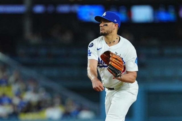 ドジャース・ロハスが野手登板 大谷のグラブ使用