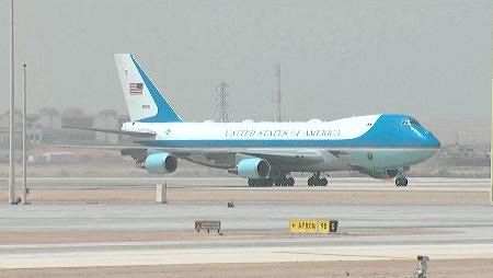 トランプ大統領、エアフォースワンの譲受を発表