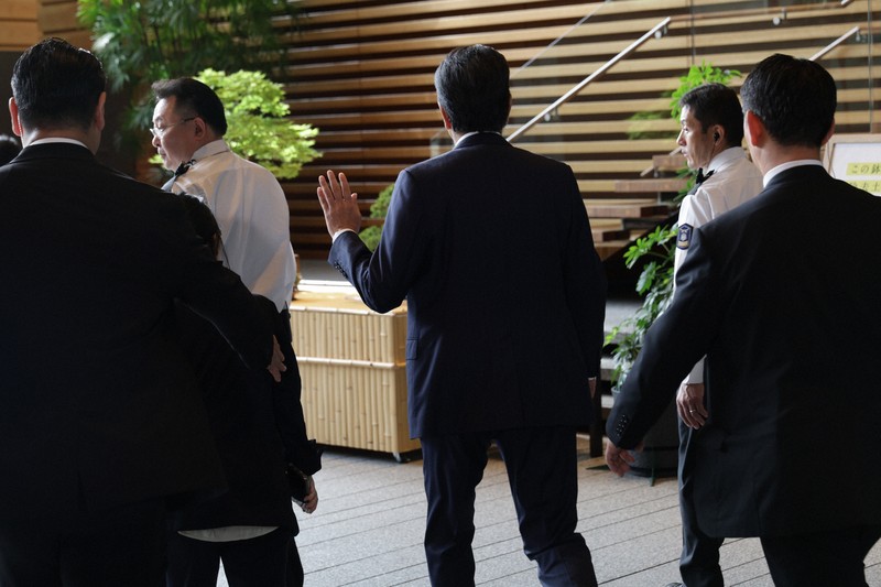 農相辞任が政権に与える影響と背景