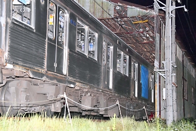 長野電鉄の列車、走行中に窓ガラス割れる事故