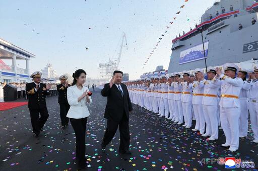 北朝鮮の進水式で金正恩氏が事故に激怒