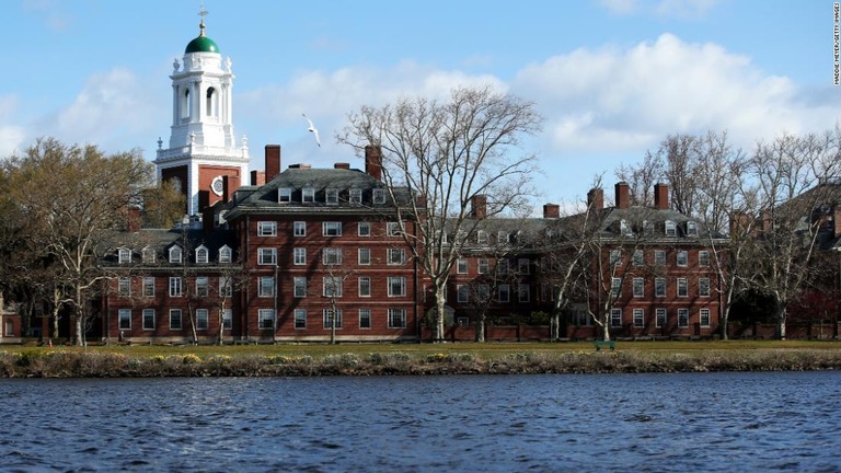 ハーバード大学、留学生受け入れ停止撤回を提訴