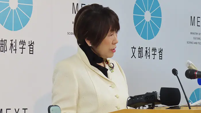 公立高校併願制導入へ 文科相が検討表明