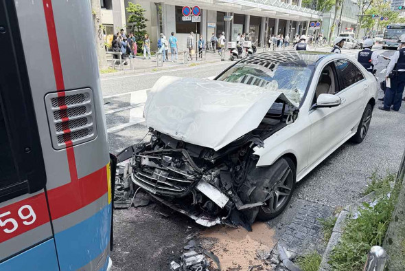 大阪でアスベスト除去作業中に作業員倒れる事故