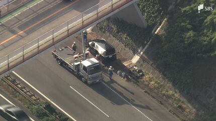 浜松市で普通車が高速道路に転落、運転手逃走