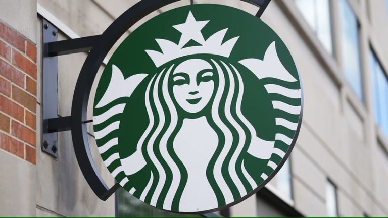 スターバックス、新プロテインコールドフォームを試験中