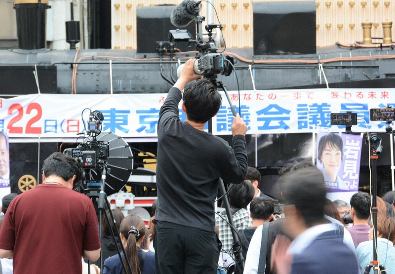 政治動画切り抜き職人「うしさん」の素顔と信念
