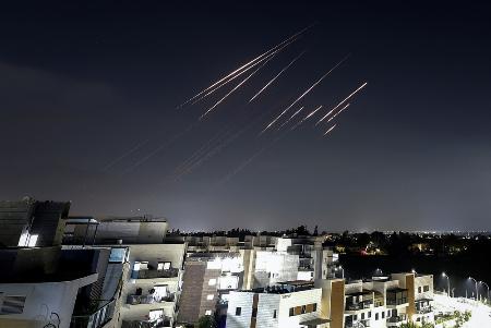 イランが再びミサイル発射、イスラエルとの緊張激化