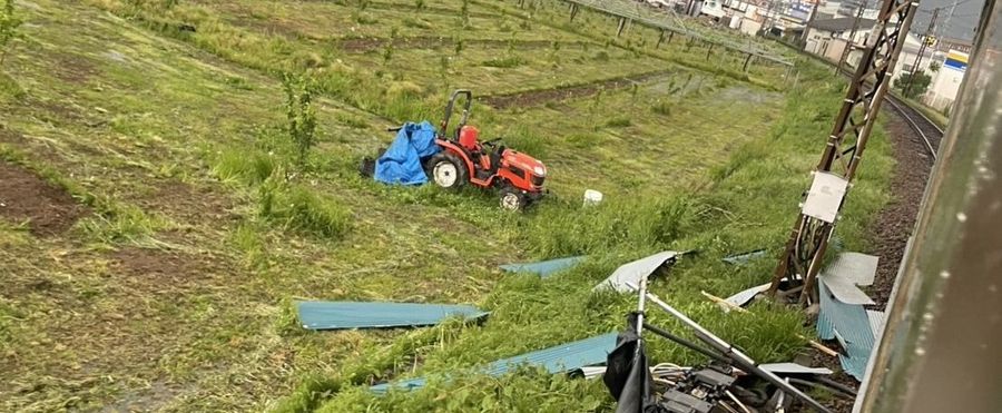 長野県須坂市で電車の窓ガラスが割れ、1人死亡