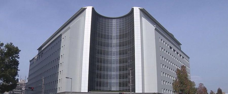 大阪府堺市でアスベスト除去中に作業員倒れる