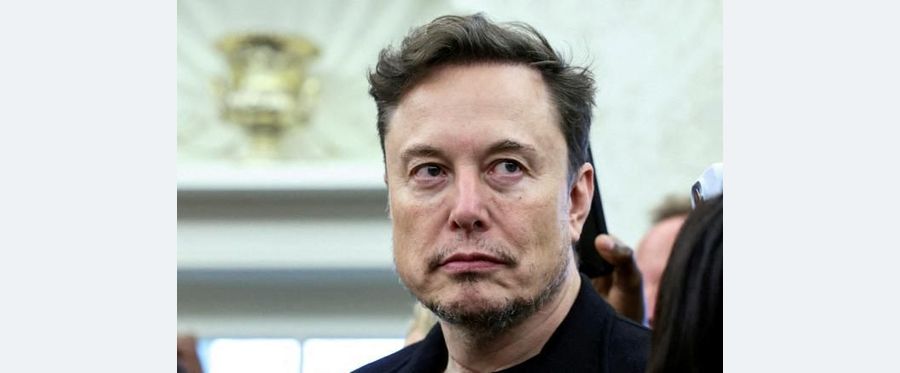 イーロン・マスク、2026年に火星無人飛行を計画