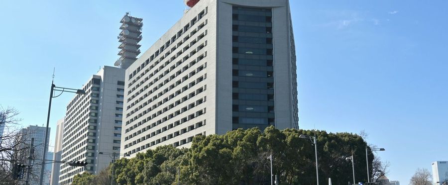 東京都葛飾区で女子中学生が不審なジュースを飲む