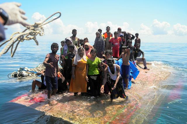 ロヒンギャ難民の船難事故、427人の命が危機に