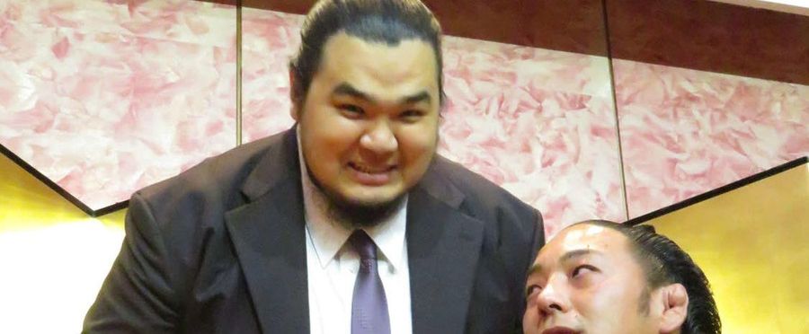 元力士・ダワーニンジ氏が旭大星の断髪式に出席