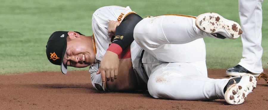 岡本和真が左肘負傷、長期離脱の見通し【巨人】