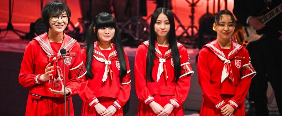 新しい学校のリーダーズがダンスポップ賞を受賞
